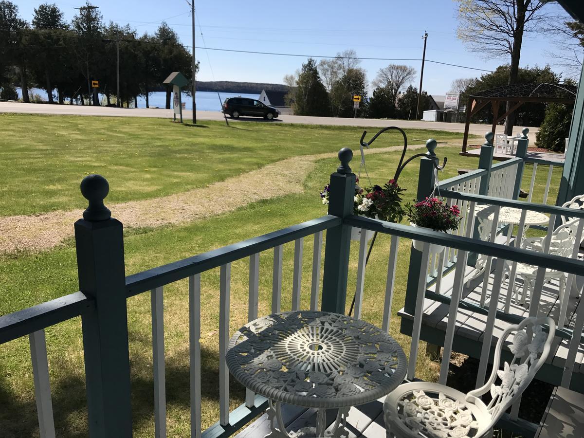 Harbor Light Inn Gills Rock ภายนอก รูปภาพ